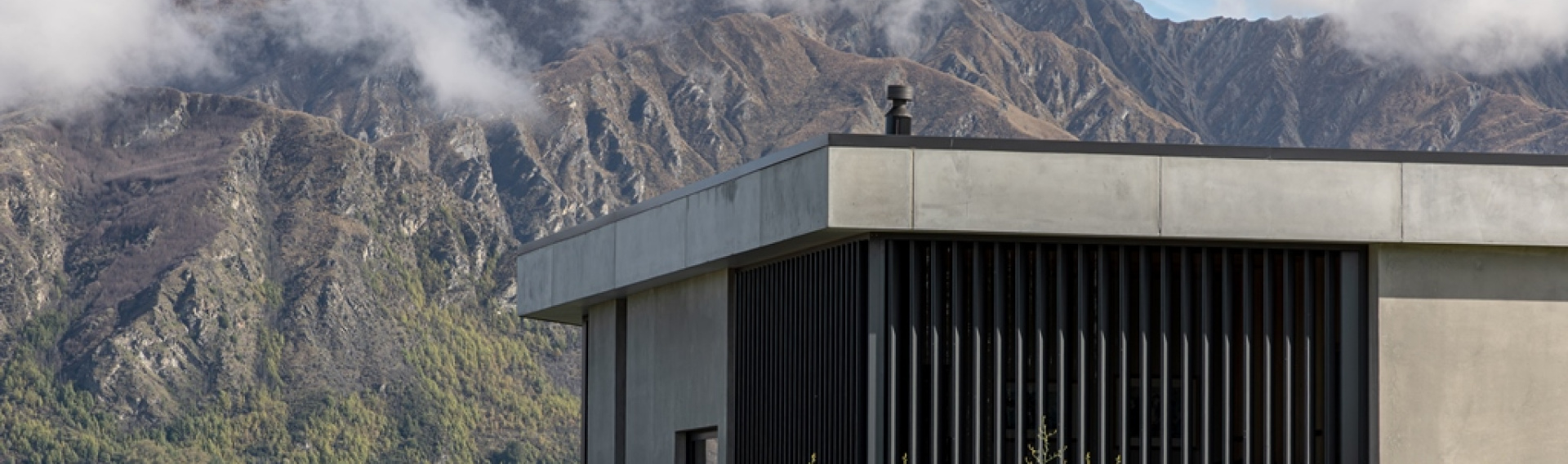 Motorised 200 Louvreline Panels
