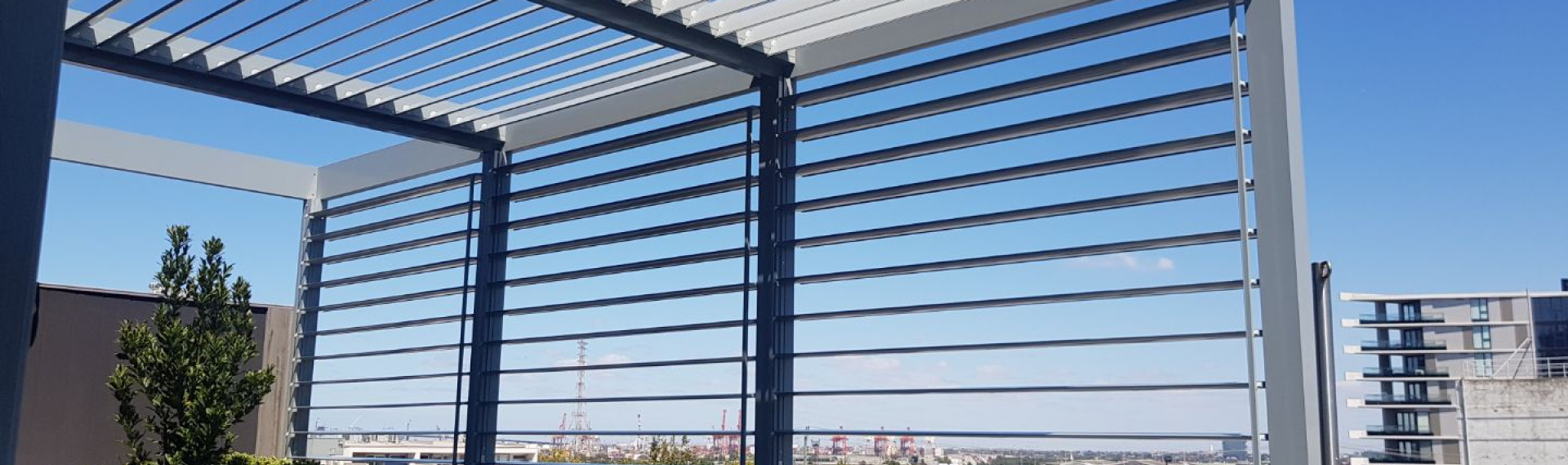 Hand Operable Overhead Louvre