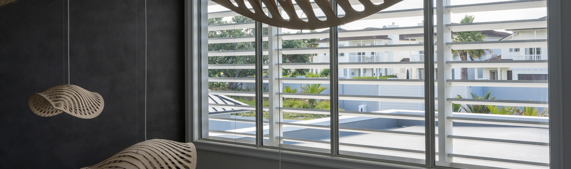 180 Flush Midi Louvre