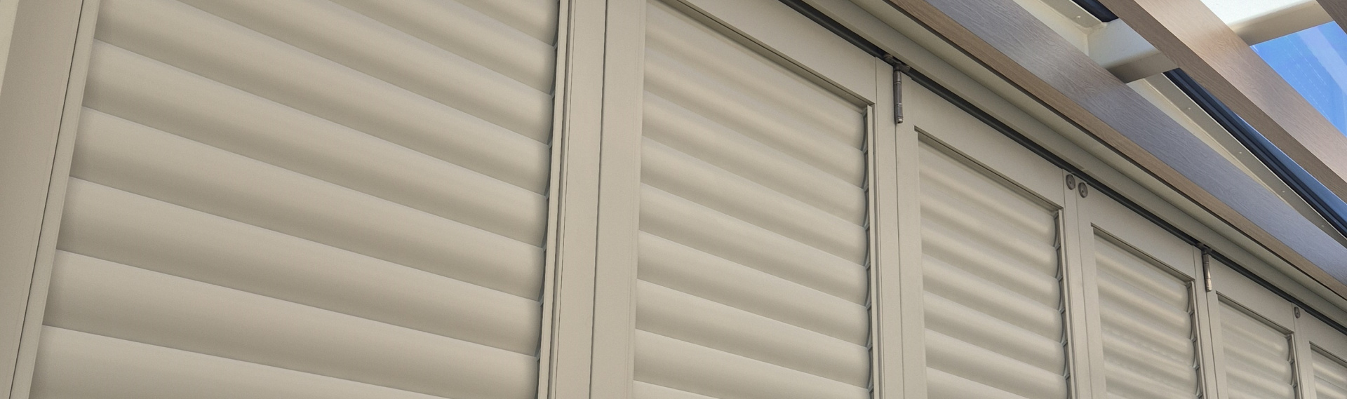 90mm Bifolding Kiss Louvres