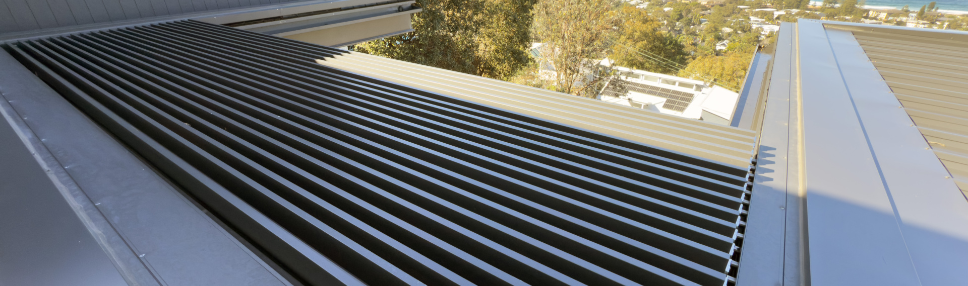 220/45 Alpine Retract Roof