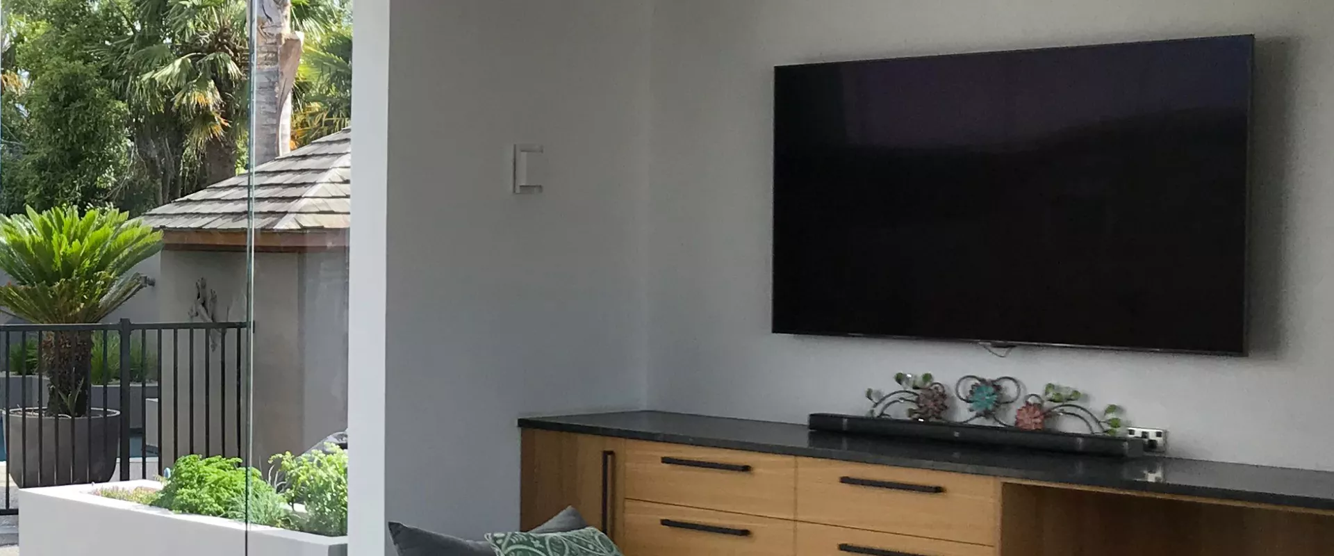 Full height glass panel