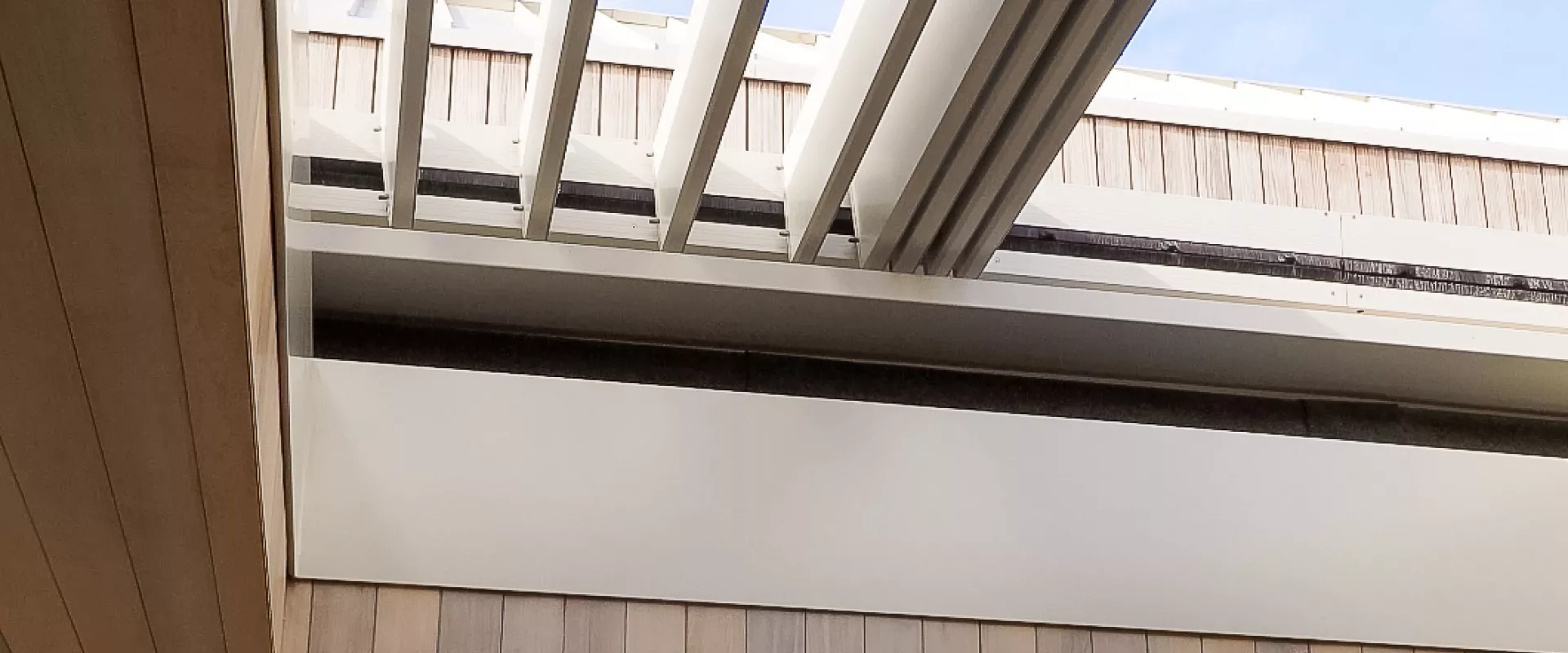 Retract Roof 