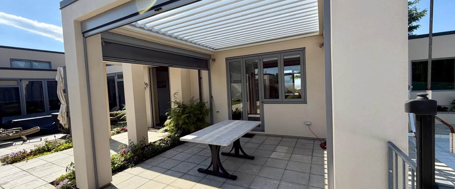 200 Suburban Roof and Outdoor Blind