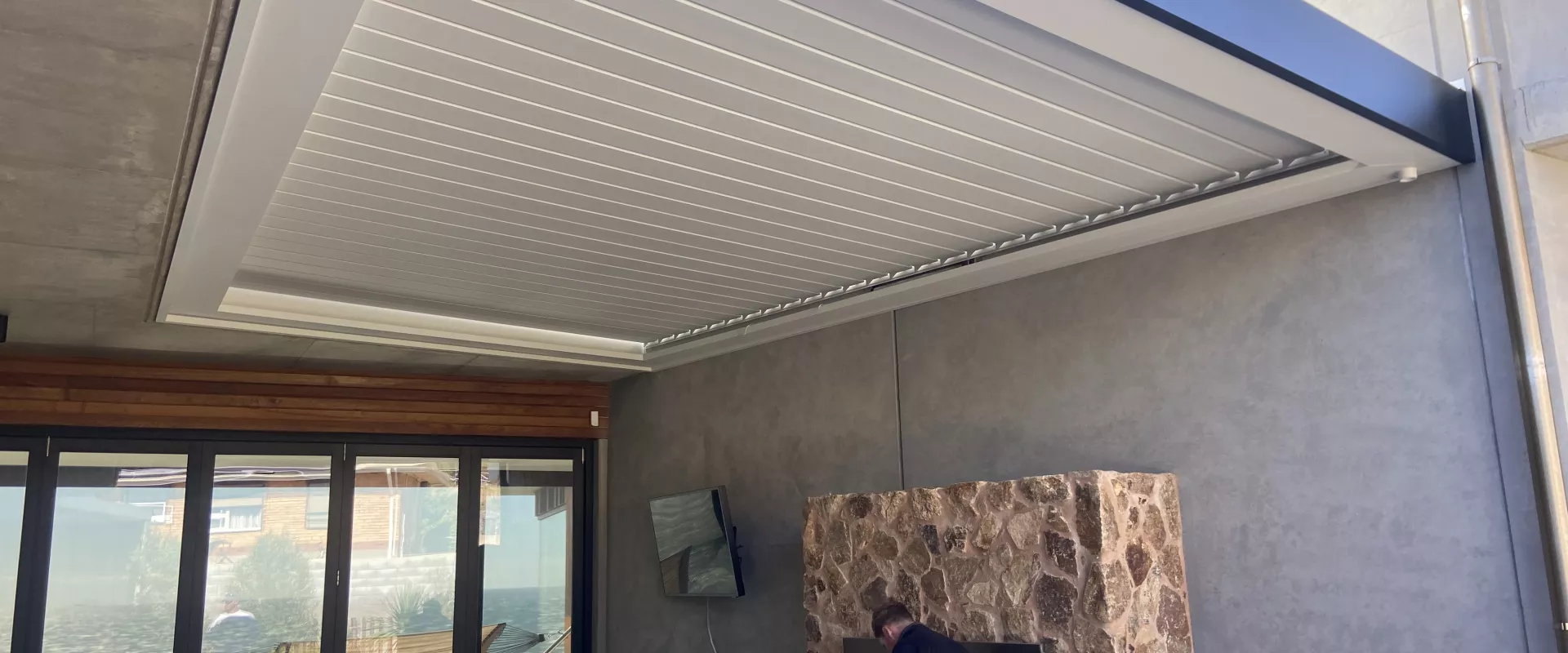 Alpine Roof by Louvretec