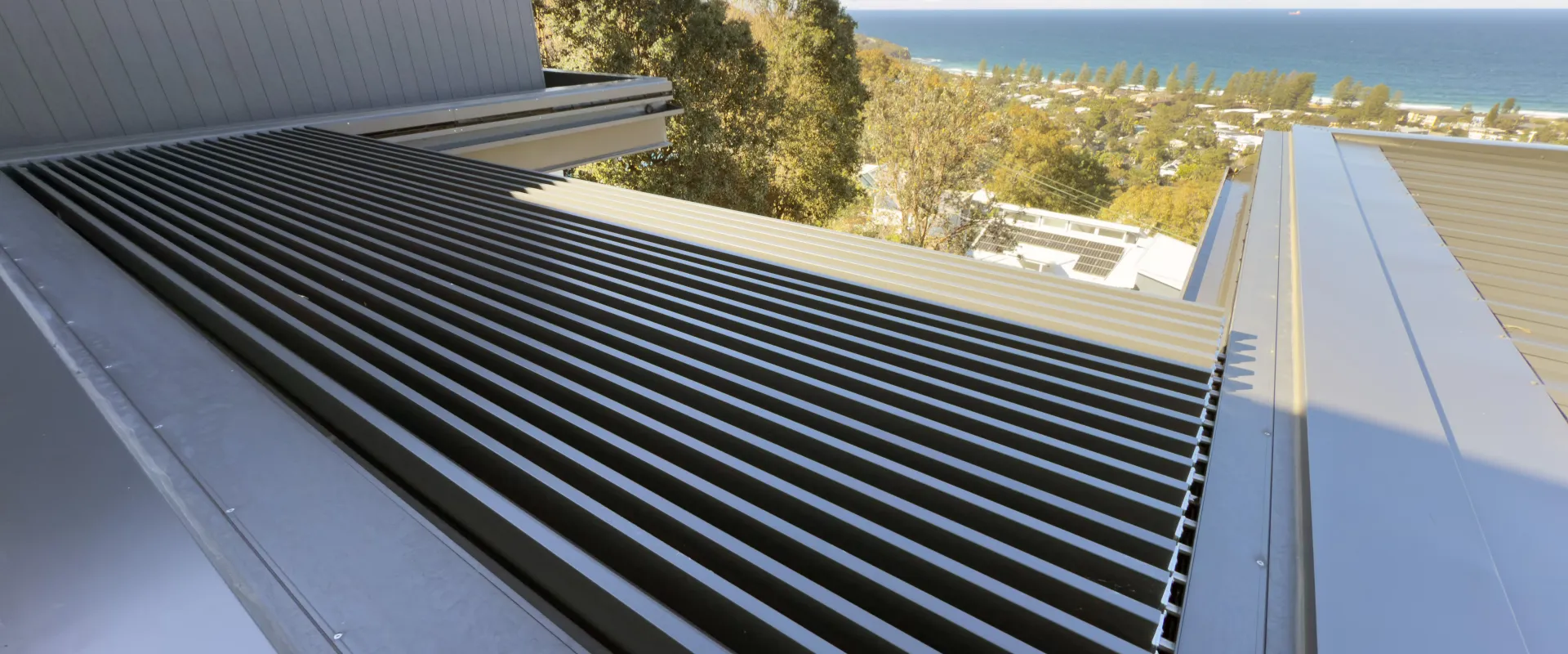 220/45 Alpine Retract Roof