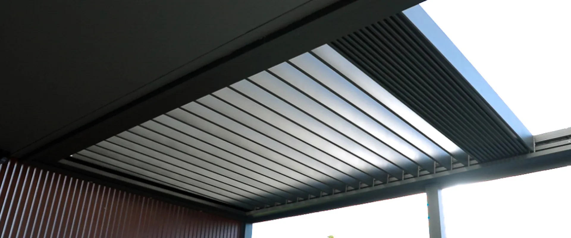 Retract Roof 