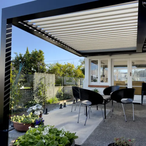 opening roof by louvretec