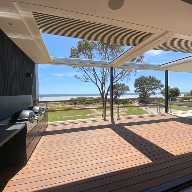 220/35 Slimline Retract Roof