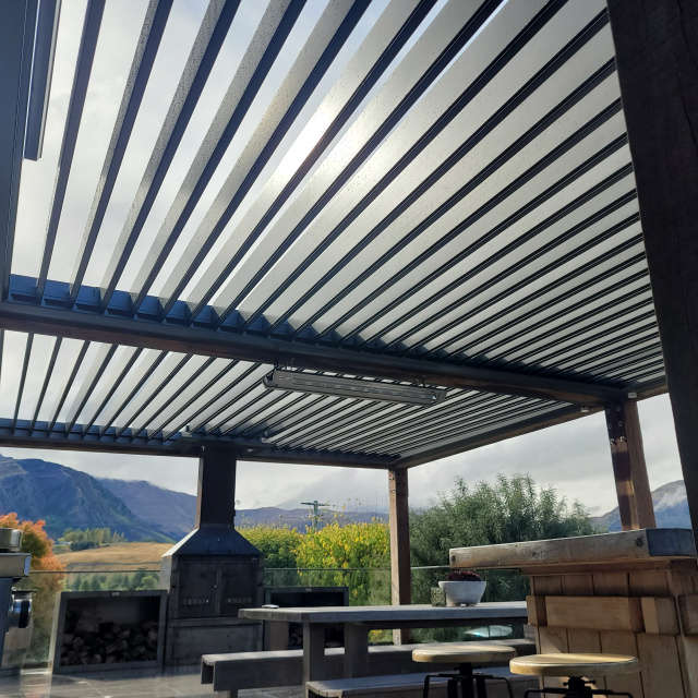 Alpine Roof by Louvretec