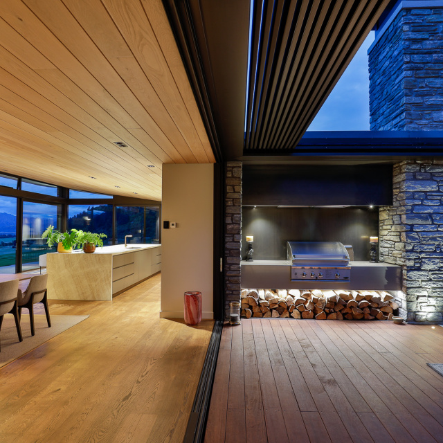 220/45 Alpine Retract Roof