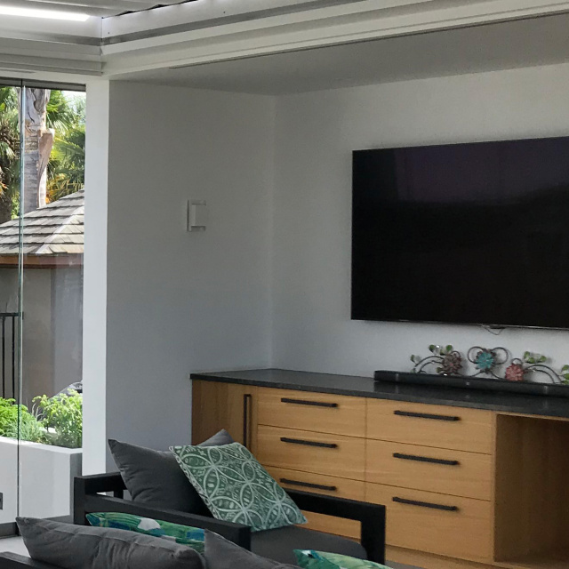 Full height glass panel