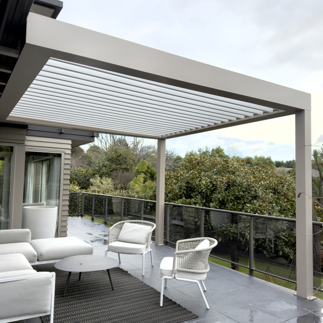Opening Roof by Louvretec