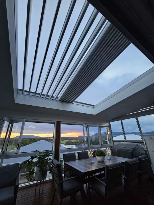 Retract Roof by Louvretec Port Macquarie | Port Patios